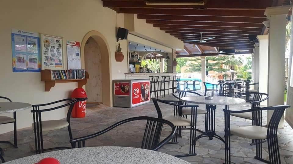 Hellens Village Almiros Beach Bagian luar foto