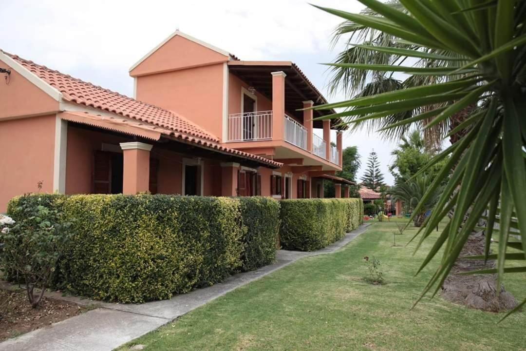 Hellens Village Almiros Beach Bagian luar foto