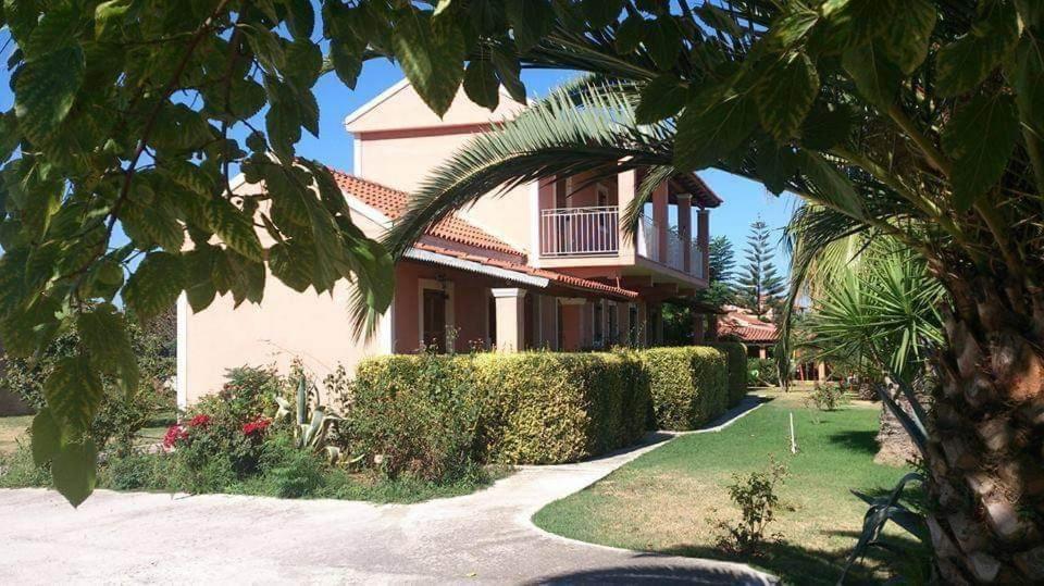 Hellens Village Almiros Beach Bagian luar foto